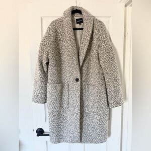 Express Women’s wool blend Grey and white one button closure coat. Oversized fit